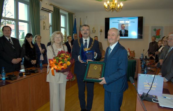 Ilustracja do informacji: Wojciech Jezierski „Honorowym Obywatelem Gminy Elbląg”. Podsumowanie VIII kadencji Rady Gminy Elbląg